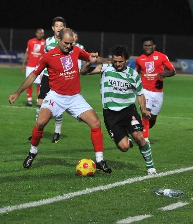 Sp. Covilhã empata a uma bola com Oliveirense