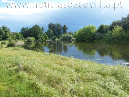 Praia fluvial ao abandono