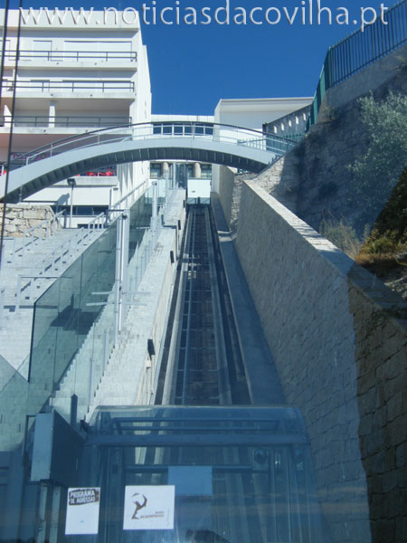 Elevador continua parado