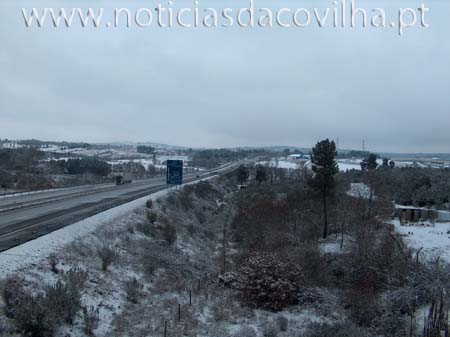 Neve pára a Guarda