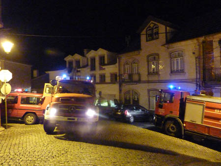 Incêndio destruiu habitação no centro histórico