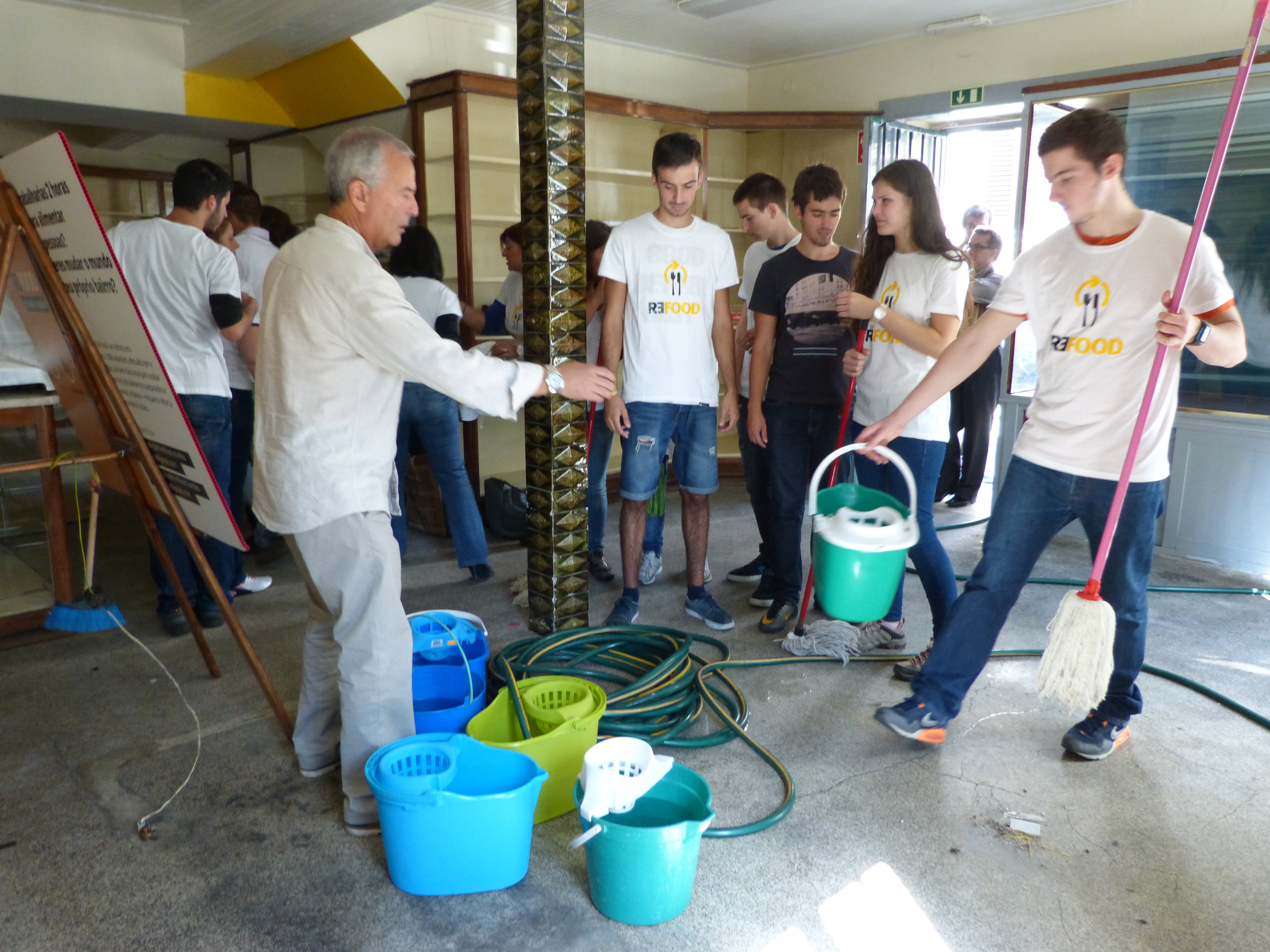 Caloiros da UBI ajudaram instituições da Covilhã durante a Semana Solidária