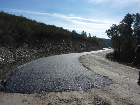 Estrada das Minas quase pronta