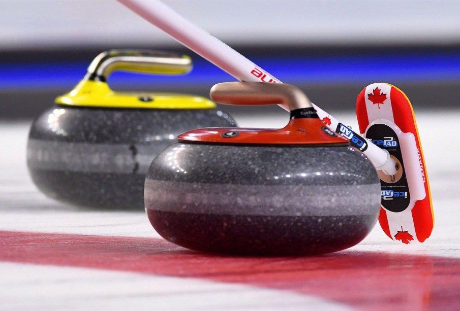 Torneio de curling no sábado